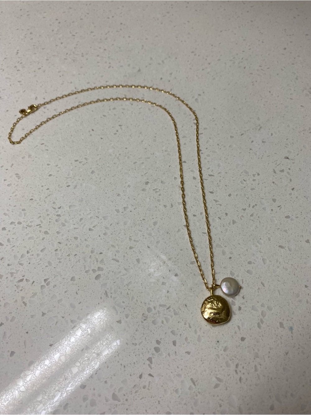 Gorjana GOLD DISC AND PEARL CHARM NECKLACE